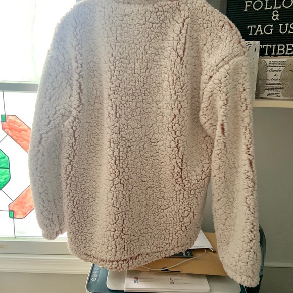 Forever 21 Sherpa Pullover - Picture 4 of 5